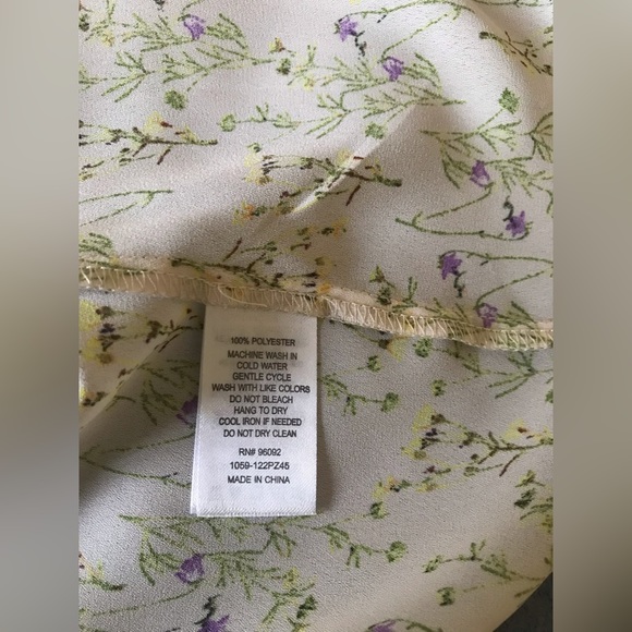 CAROLINA BELLE SLEEVELESS FLORAL BLOUSE - Picture 5 of 5